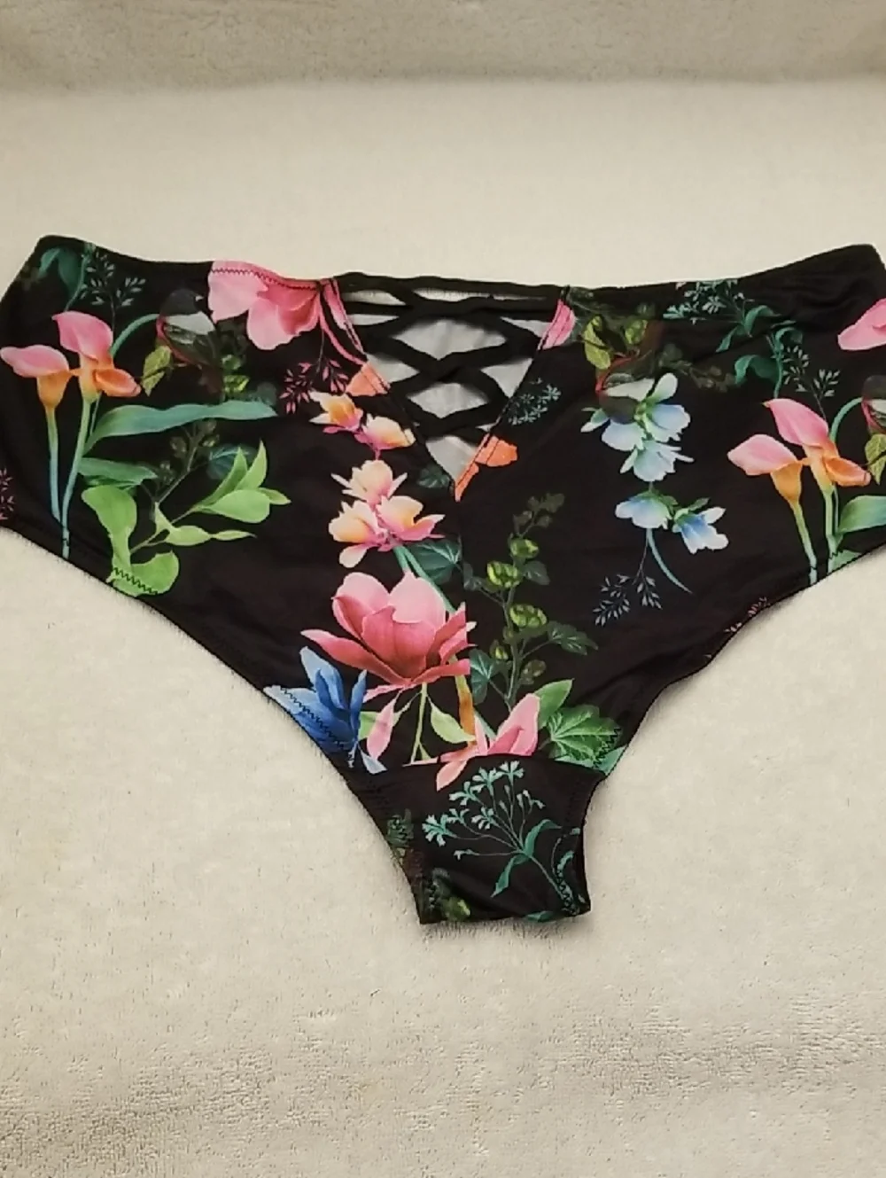 Cacique 14/16 Cheeky Brief Panty - Picture 5 of 10